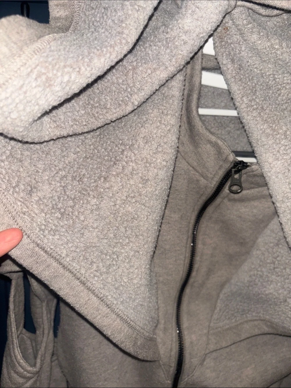 Women’s ALO Yoga Taupe Hooded Zip Jacket with Arm Cutouts
